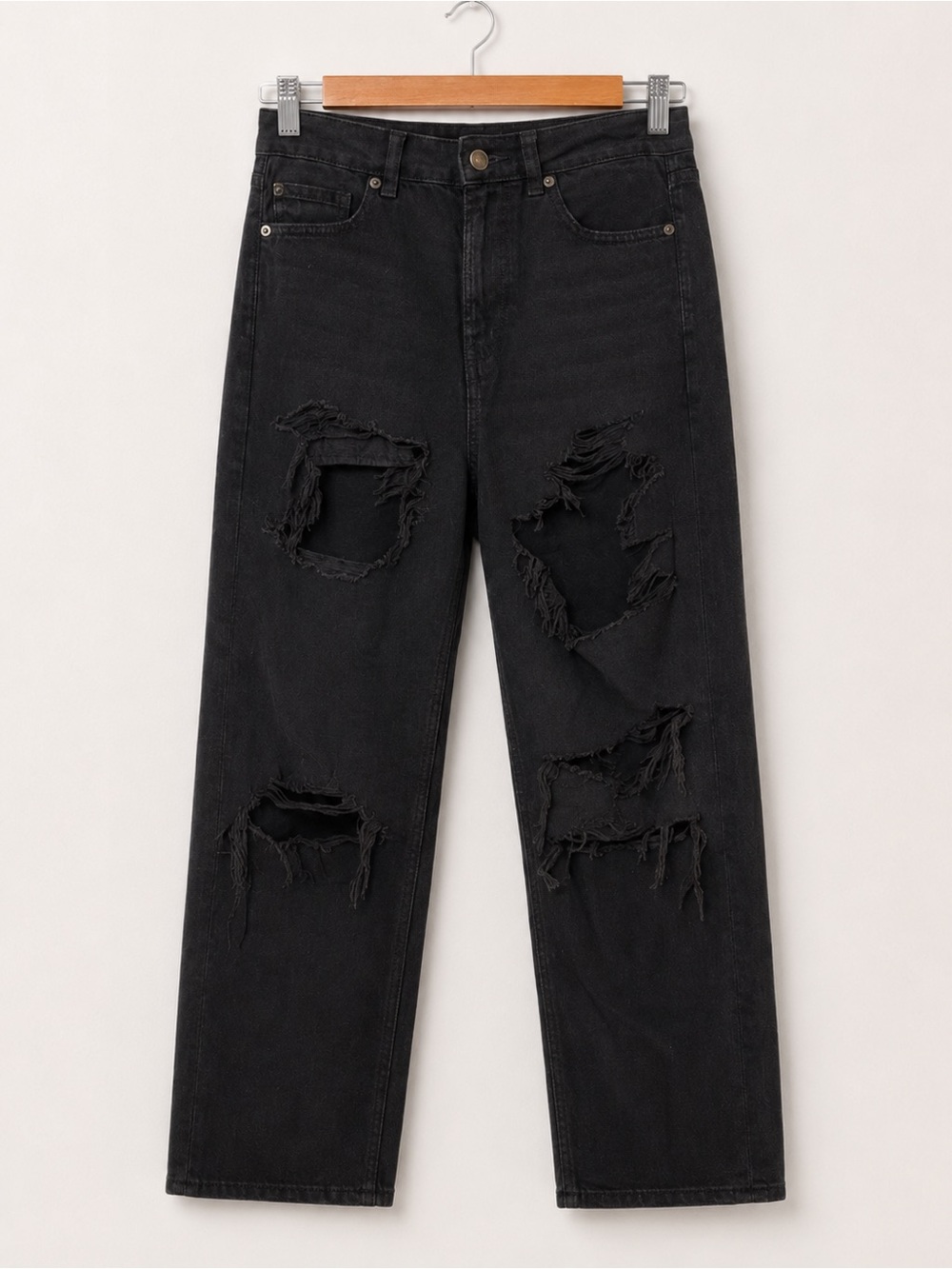 American Eagle Women’s Black Distressed Ripped Jeans